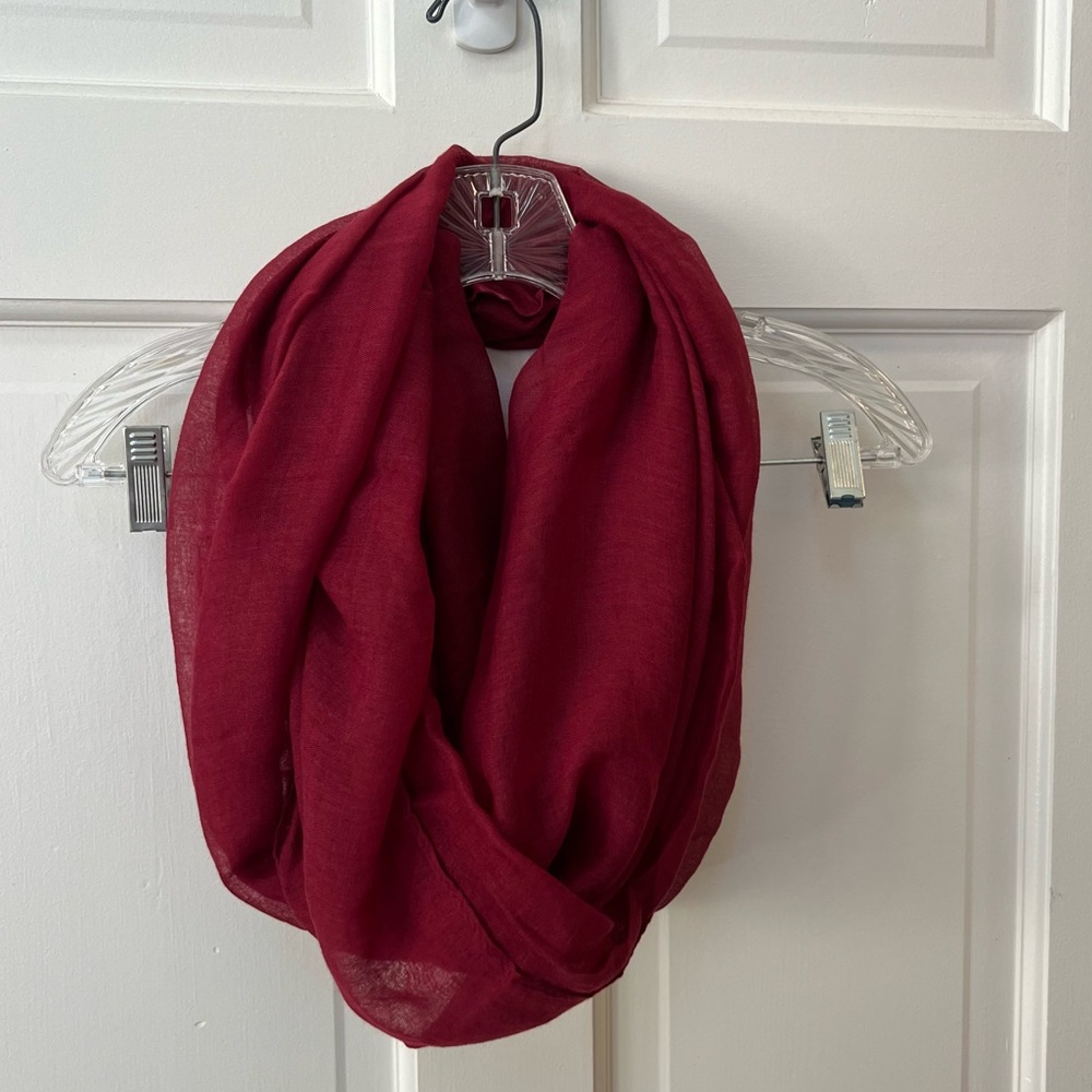 Lina & Lily Maroon Infinity Scarf - Brand New with Tags NWT